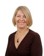 a headshot of Sarah Kent