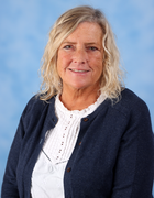 Headshot of Annie Parkinson